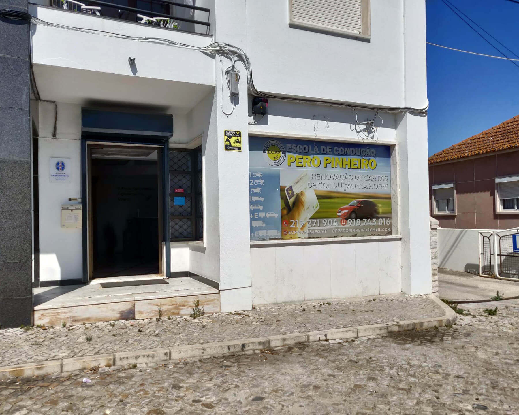 Instalações - Escola de Condução Pero Pinheiro